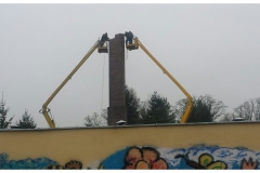 Rozbiórka kominów w Lesznie
